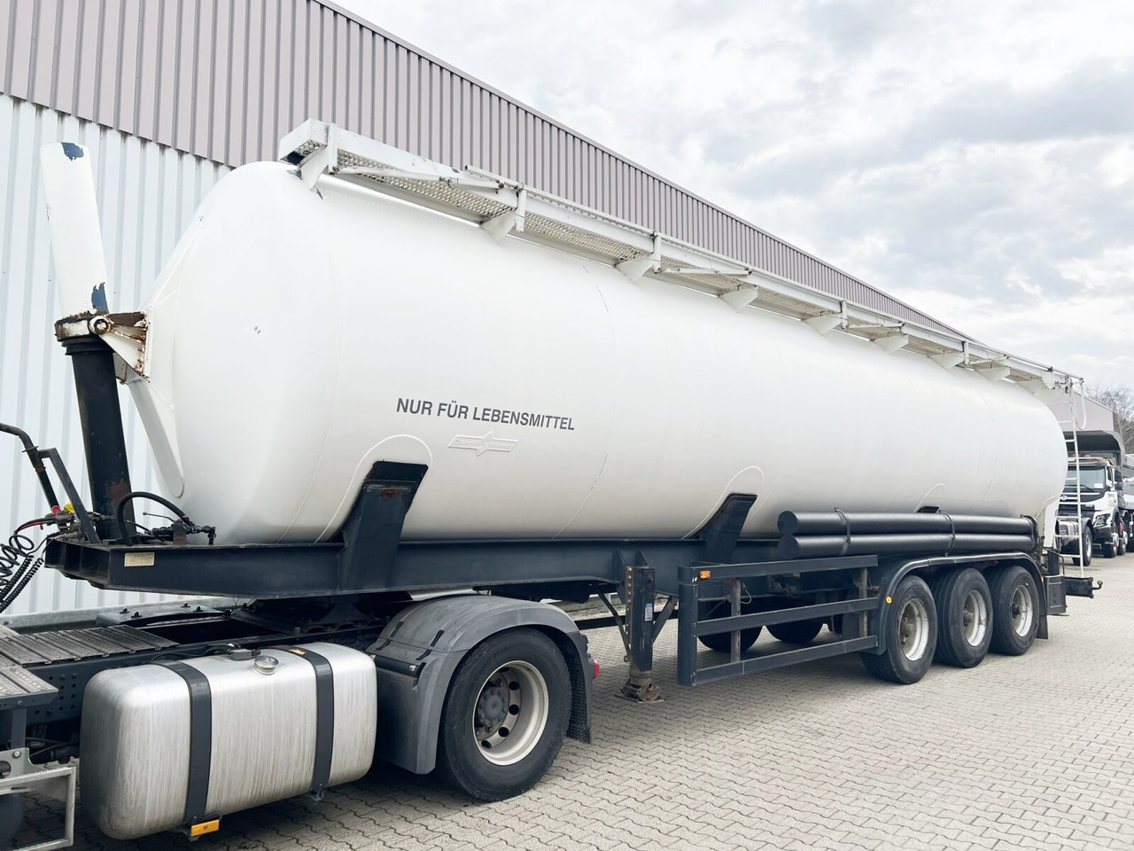 Spitzer SK 2453 ZIC SK 2453 ZIC, Kippsilo ca. 53m³ - Silo poolhaagis: pilt 1 Spitzer SK 2453 ZIC SK 2453 ZIC, Kippsilo ca. 53m³ - Silo poolhaagis: pilt 1