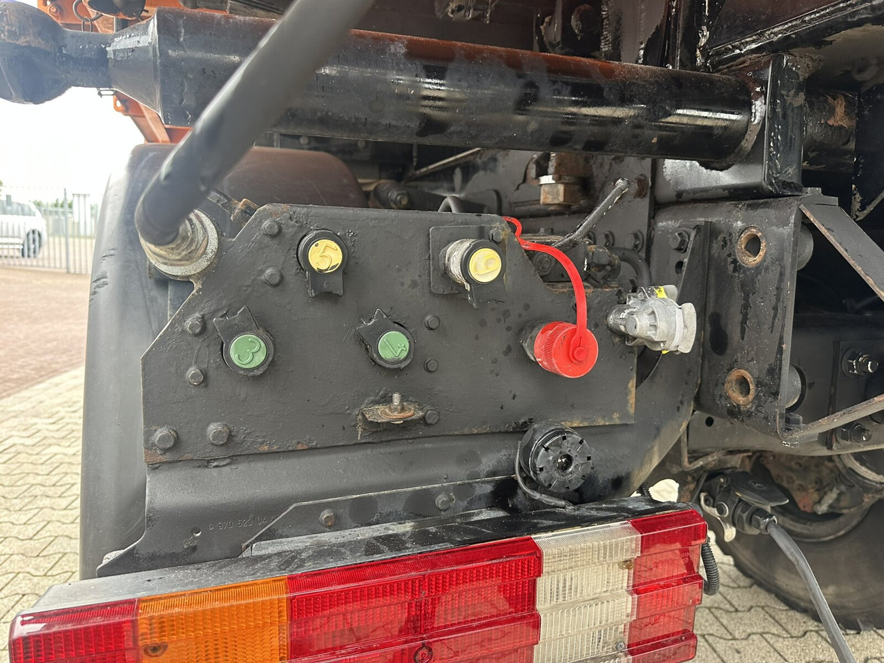 Unimog U500 4x4 U500 4x4 405/40 mit Heckkran Hiab 077-1 HiDuo, absattelbar, Funk - Tarbesõiduk: pilt 5 Unimog U500 4x4 U500 4x4 405/40 mit Heckkran Hiab 077-1 HiDuo, absattelbar, Funk - Tarbesõiduk: pilt 5