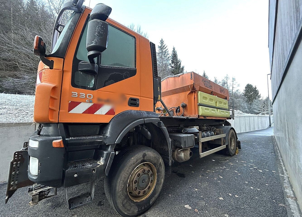 Trakker AD190T33WP 4x4 Trakker AD190T33WP 4x4, Winterdienstausstattung - Konkstõstukiga veoauto: pilt 2 Trakker AD190T33WP 4x4 Trakker AD190T33WP 4x4, Winterdienstausstattung - Konkstõstukiga veoauto: pilt 2