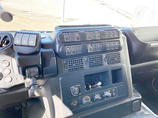 Trakker AD260T41W 6x6 Trakker AD260T41W 6x6 - Kabiinišassiiga veoauto: pilt 3 Trakker AD260T41W 6x6 Trakker AD260T41W 6x6 - Kabiinišassiiga veoauto: pilt 3