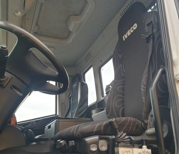 Trakker AD260T45W 6x6 Trakker AD260T45W 6x6 - Kabiinišassiiga veoauto: pilt 2 Trakker AD260T45W 6x6 Trakker AD260T45W 6x6 - Kabiinišassiiga veoauto: pilt 2