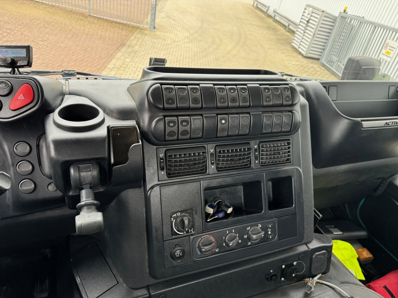 Kabiinišassiiga veoauto Trakker AD260T45W 6x6 Trakker AD260T45W 6x6: pilt 10