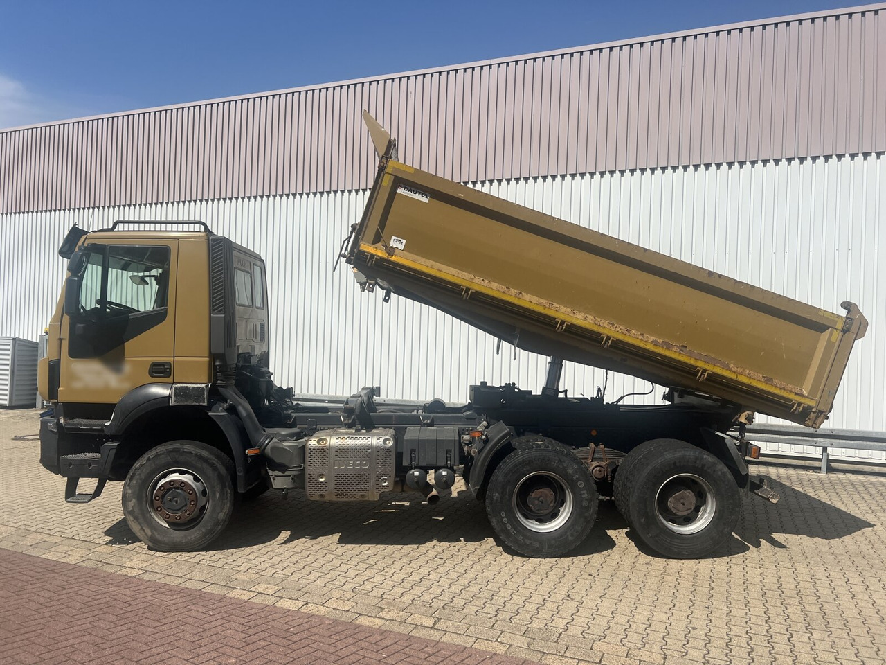 Trakker AD260T45W 6x6 Trakker AD260T45W 6x6 - Kallurauto: pilt 3 Trakker AD260T45W 6x6 Trakker AD260T45W 6x6 - Kallurauto: pilt 3