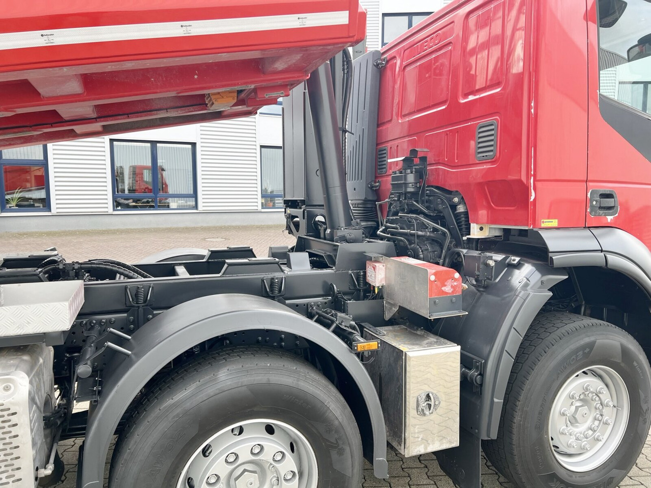 Kallurauto Trakker AD410T50 8x4 Trakker AD410T50 8x4, Stahlmulde ca. 16m³, hydr. Heckklappe: pilt 12