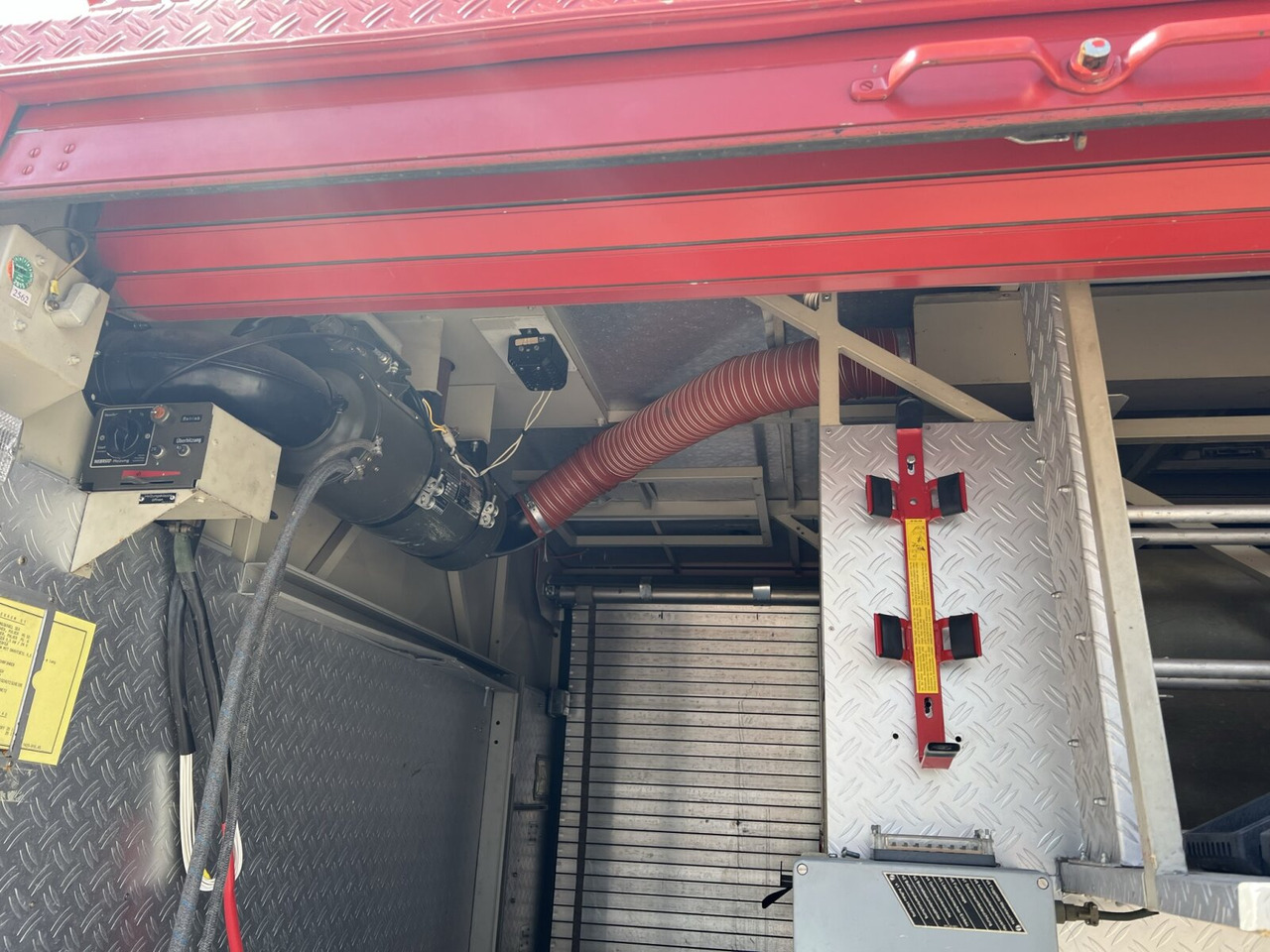 Unimog U 1300 L 435/11 4x4 U 1300 L 435/11 4x4, -Feuerwehr - Tuletõrjeauto: pilt 5 Unimog U 1300 L 435/11 4x4 U 1300 L 435/11 4x4, -Feuerwehr - Tuletõrjeauto: pilt 5