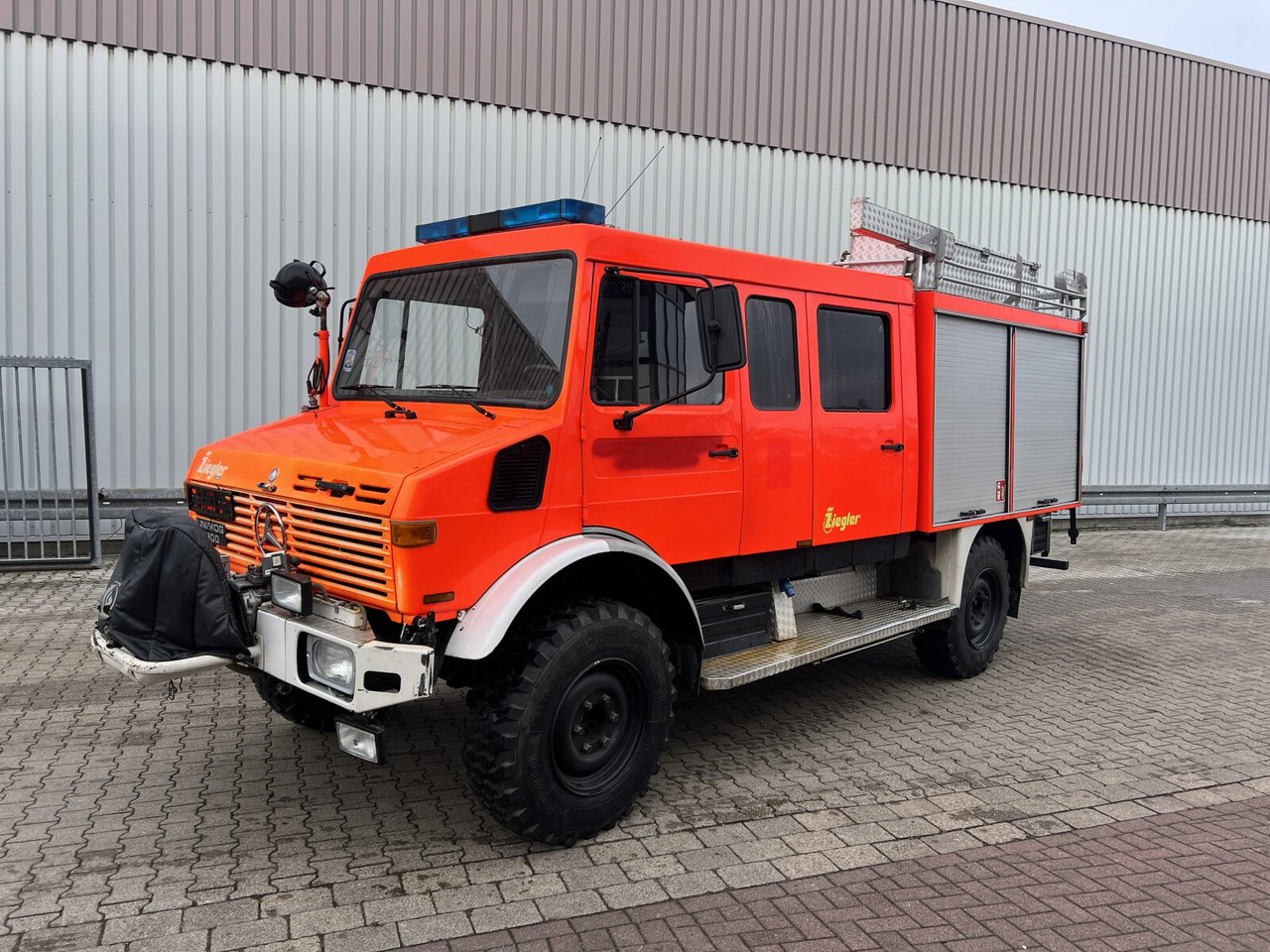Unimog U 1300 L 4x4 Doka U 1300 L 4x4 Doka, LF8 - Kiirabiauto: pilt 1 Unimog U 1300 L 4x4 Doka U 1300 L 4x4 Doka, LF8 - Kiirabiauto: pilt 1