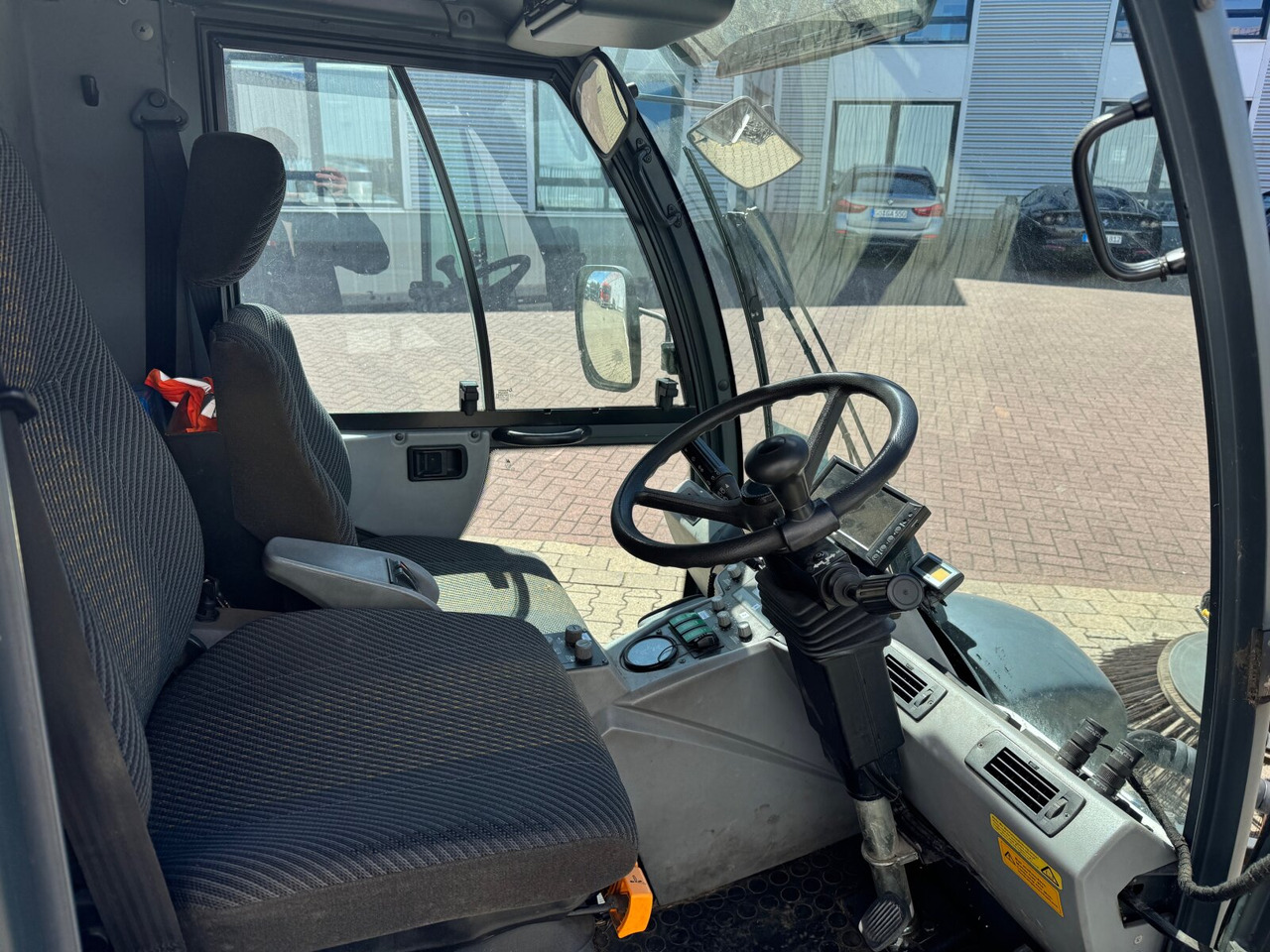 Hako Multicar Citymaster 2000 3B Kehrmaschine 4x2 Multicar Citymaster 2000 3B Kehrmaschine 4x2 - Veoauto: pilt 3 Hako Multicar Citymaster 2000 3B Kehrmaschine 4x2 Multicar Citymaster 2000 3B Kehrmaschine 4x2 - Veoauto: pilt 3