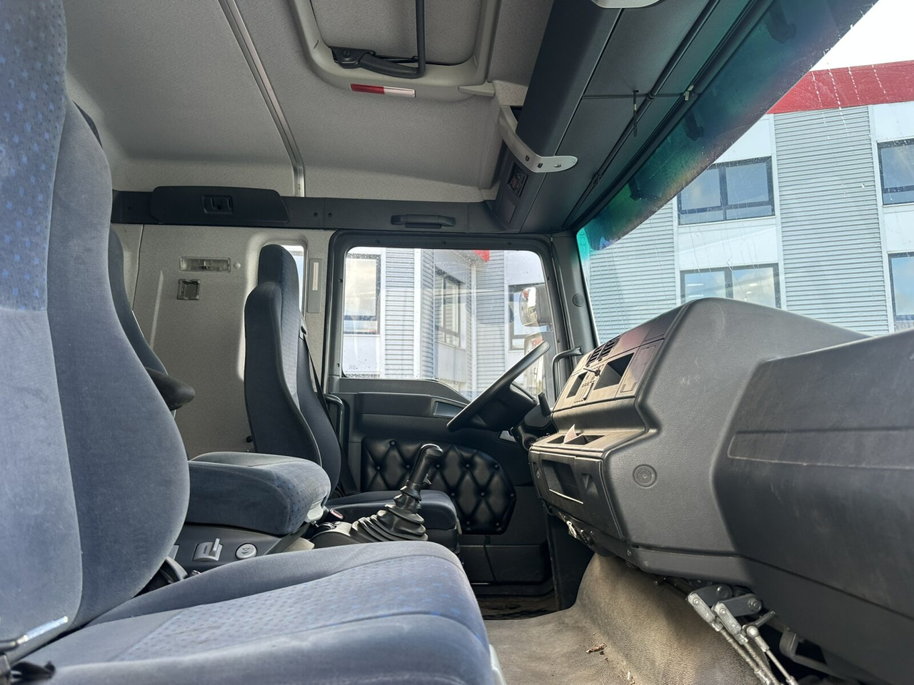 MAN TGA 18.350 4x2 LL TGA 18.350 4x2 LL, Fahrschulausstattung - Veoauto: pilt 3 MAN TGA 18.350 4x2 LL TGA 18.350 4x2 LL, Fahrschulausstattung - Veoauto: pilt 3