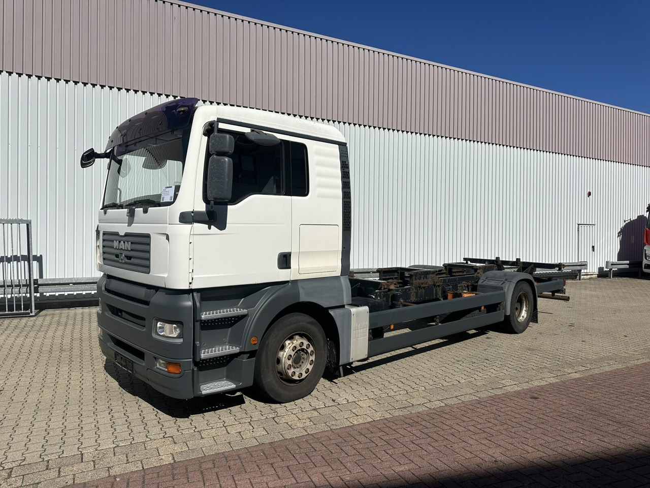 MAN TGA 18.360 LL 4x2 TGA 18.360 LL 4x2, Fahrschule - Veoauto: pilt 1 MAN TGA 18.360 LL 4x2 TGA 18.360 LL 4x2, Fahrschule - Veoauto: pilt 1