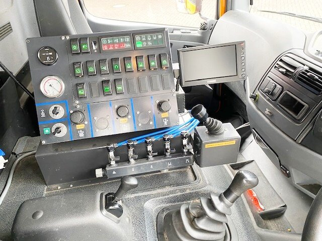 Mercedes-Benz Atego 1324 4x2 Atego 1324 4x2, Kehrmaschine Explorer 8 - Veoauto: pilt 3 Mercedes-Benz Atego 1324 4x2 Atego 1324 4x2, Kehrmaschine Explorer 8 - Veoauto: pilt 3