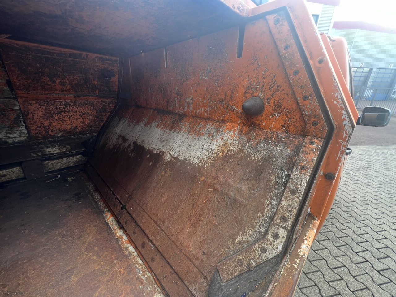 Volkswagen T5 1.9 TDI 4x2 Müllwagen T5 1.9 TDI 4x2, Hagemann Müllpreßaufbau ca. 3,4m³, Rechtslenker - Prügiauto: pilt 5 Volkswagen T5 1.9 TDI 4x2 Müllwagen T5 1.9 TDI 4x2, Hagemann Müllpreßaufbau ca. 3,4m³, Rechtslenker - Prügiauto: pilt 5
