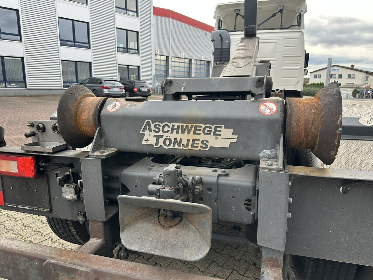 Volvo FM 400 6x4 R FM 400/6x4 R, VDL S-21-6200 4.50 bis 7.00m Container - Konkstõstukiga veoauto: pilt 2 Volvo FM 400 6x4 R FM 400/6x4 R, VDL S-21-6200 4.50 bis 7.00m Container - Konkstõstukiga veoauto: pilt 2