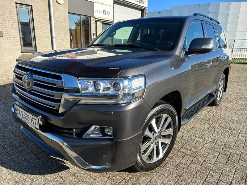 Toyota Land Cruiser V8 LAND CRUISER 200 V8 + CAMERA 360 + FRIDGE + DIESEL + ONLY EXPORT - Maastur: pilt 1 Toyota Land Cruiser V8 LAND CRUISER 200 V8 + CAMERA 360 + FRIDGE + DIESEL + ONLY EXPORT - Maastur: pilt 1