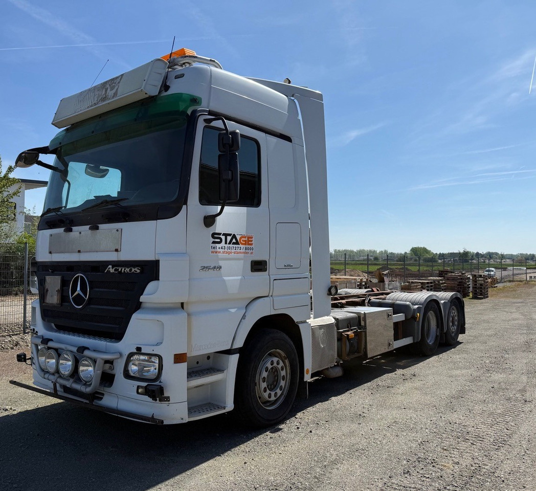 MERCEDES-BENZ Actros 2548L - Kabiinišassiiga veoauto: pilt 2 MERCEDES-BENZ Actros 2548L - Kabiinišassiiga veoauto: pilt 2
