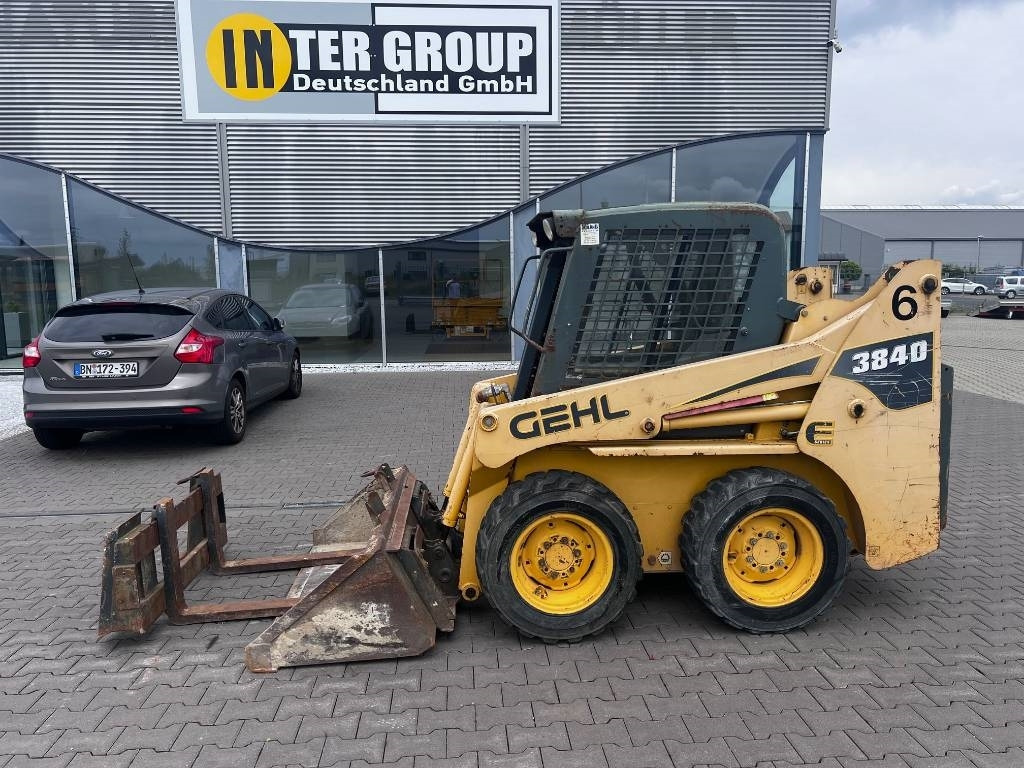 Gehl 3840 E - Kompaktlaadur: pilt 1 Gehl 3840 E - Kompaktlaadur: pilt 1