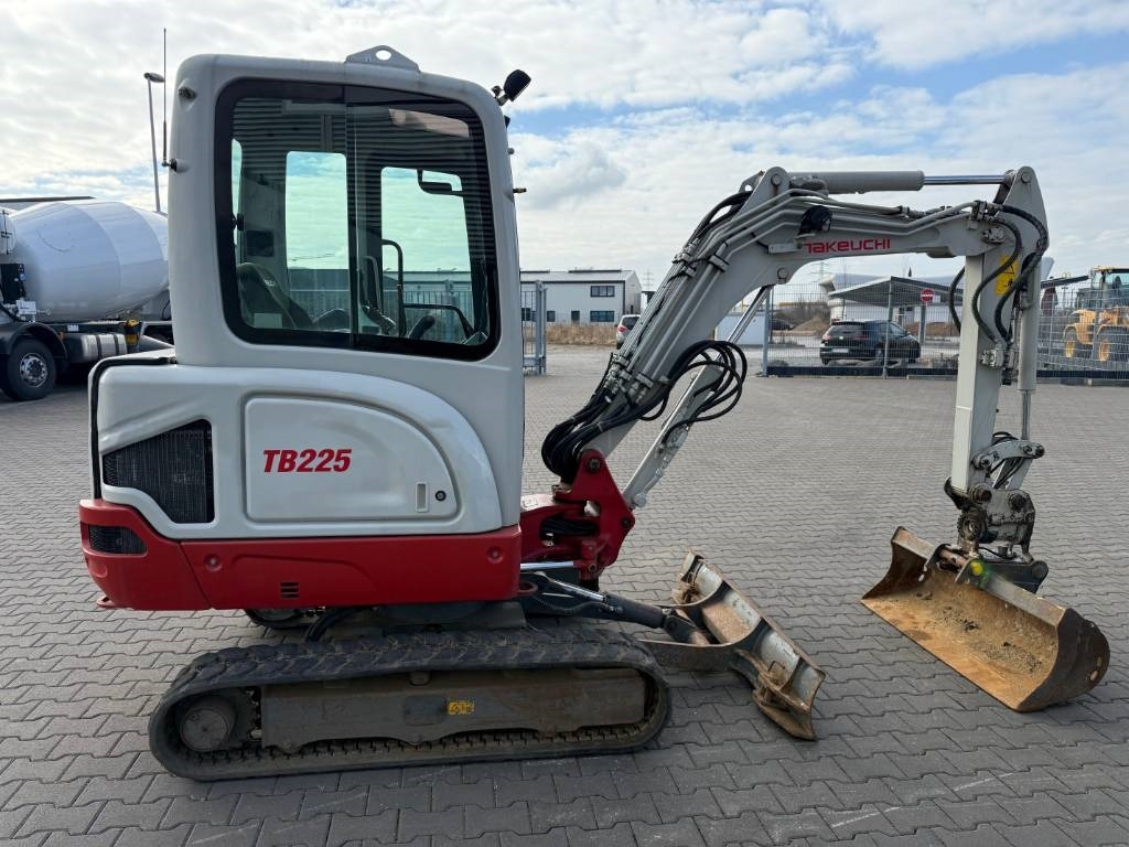 Takeuchi TB 225 V3 - Miniekskavaator: pilt 5 Takeuchi TB 225 V3 - Miniekskavaator: pilt 5