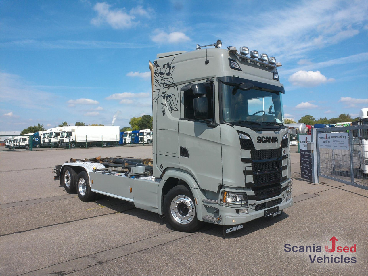SCANIA S 590 B6x2*4NB Palfinger Abrollkipper - Konkstõstukiga veoauto: pilt 1 SCANIA S 590 B6x2*4NB Palfinger Abrollkipper - Konkstõstukiga veoauto: pilt 1