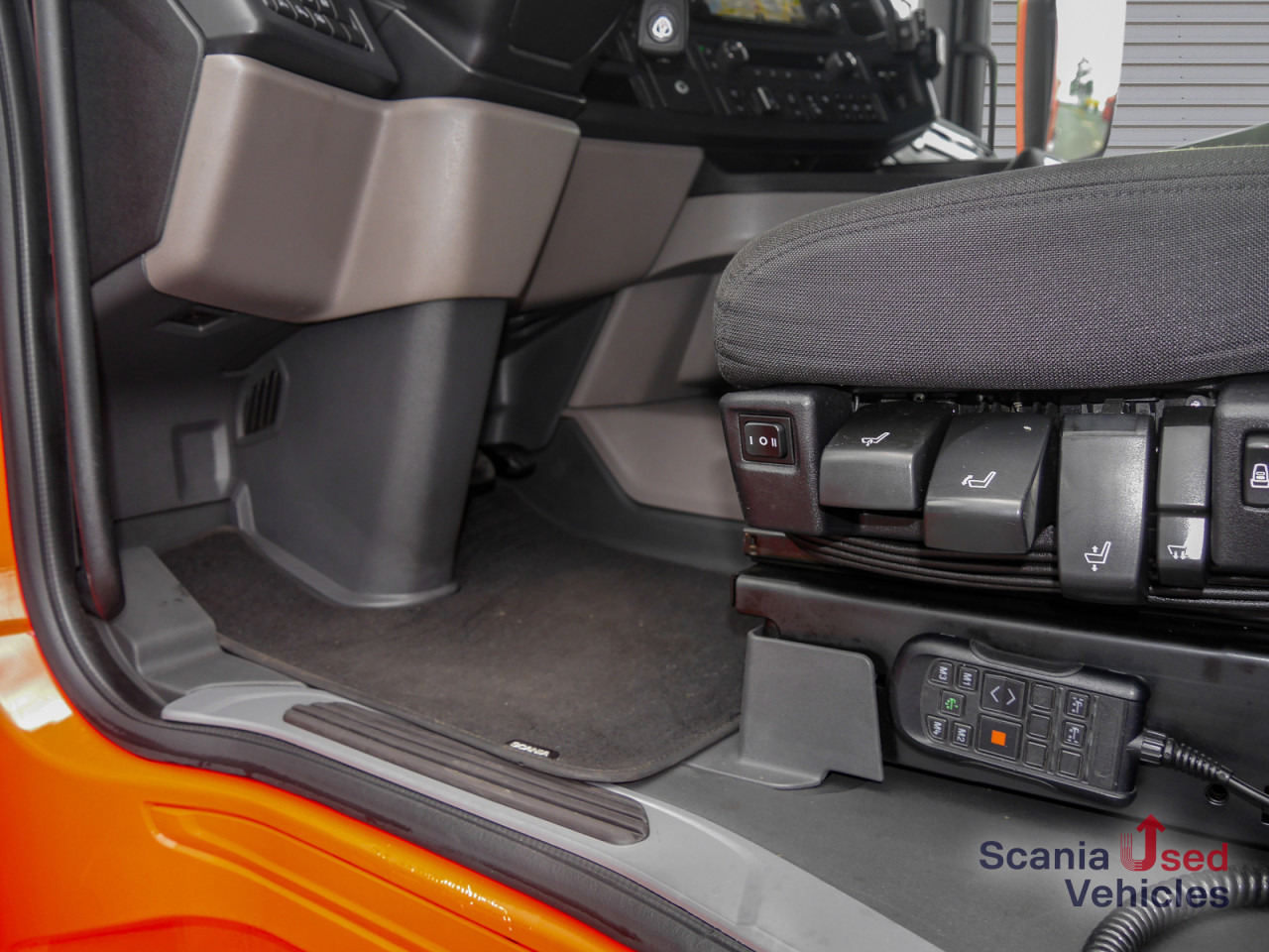 SCANIA R 410 B6x2*4LB Jumbo, Lenkachse, Standklima - Konteinerveduk/ Tõstukiga veoauto: pilt 4 SCANIA R 410 B6x2*4LB Jumbo, Lenkachse, Standklima - Konteinerveduk/ Tõstukiga veoauto: pilt 4