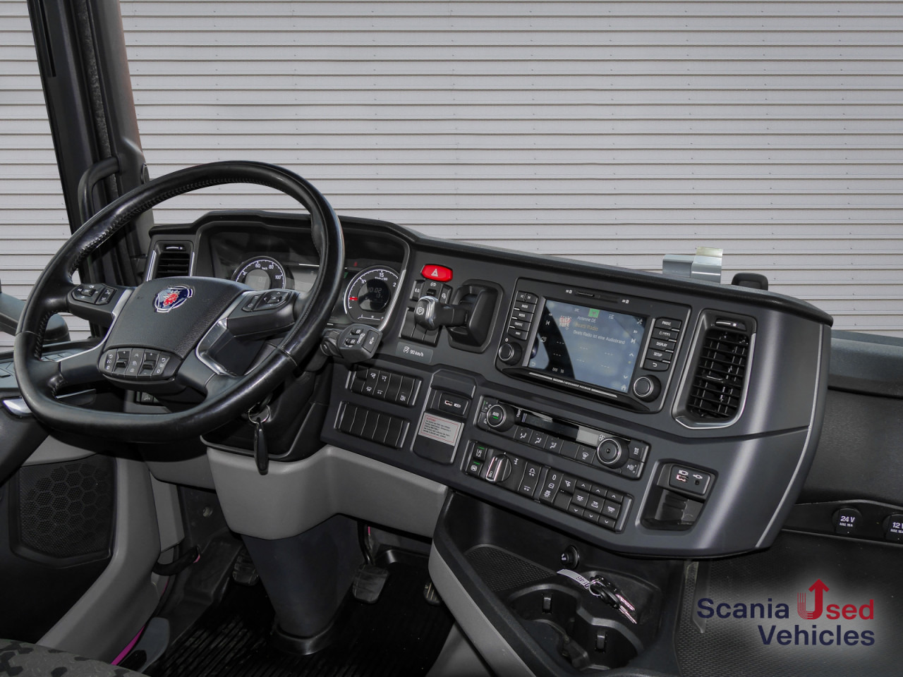 SCANIA R 410 B6x2*4NB - Pritsche / Plane / Hecktüren - - Tent veoauto: pilt 2 SCANIA R 410 B6x2*4NB - Pritsche / Plane / Hecktüren - - Tent veoauto: pilt 2