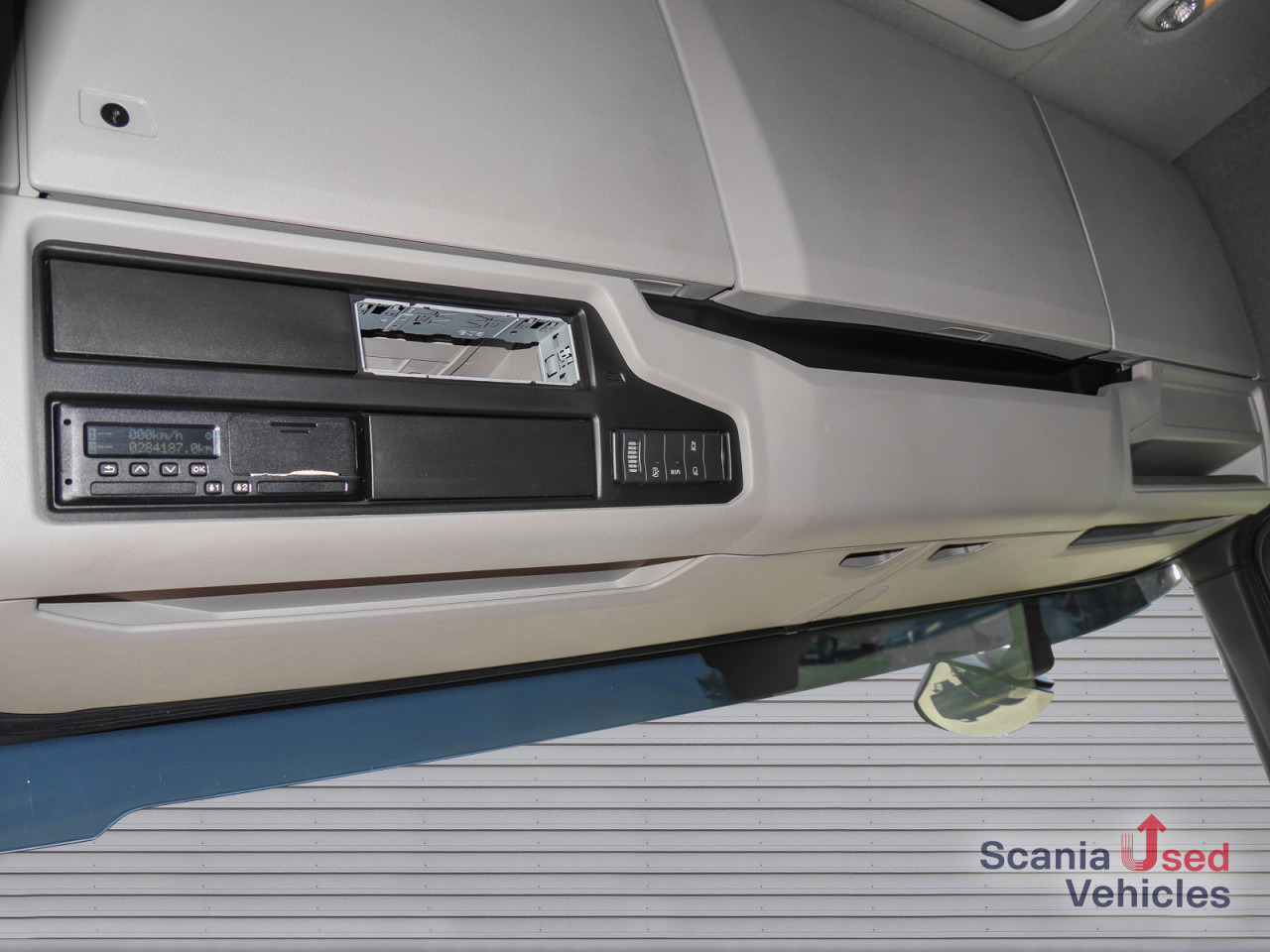 SCANIA R 410 B6x2*4NB - Pritsche / Plane / Hecktüren - - Tent veoauto: pilt 5 SCANIA R 410 B6x2*4NB - Pritsche / Plane / Hecktüren - - Tent veoauto: pilt 5
