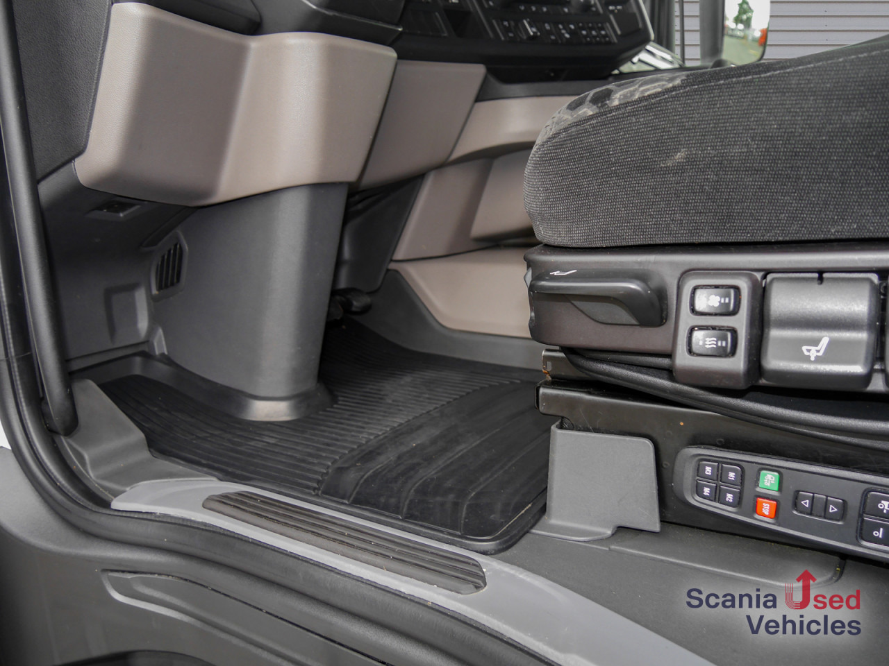 SCANIA R 450 B6x2*4NB Lenkachse, Standklima - Konteinerveduk/ Tõstukiga veoauto: pilt 4 SCANIA R 450 B6x2*4NB Lenkachse, Standklima - Konteinerveduk/ Tõstukiga veoauto: pilt 4