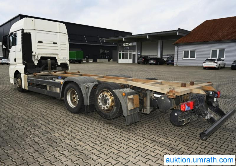 Insolvenzauktion: MAN TGX 26.440 6X2-2 LL ATL- BDF Wechselsystem XLX - Fahrerhaus Automatik Kimaautomatik AHK EURO 5 - Konteinerveduk/ Tõstukiga veoauto: pilt 3 Insolvenzauktion: MAN TGX 26.440 6X2-2 LL ATL- BDF Wechselsystem XLX - Fahrerhaus Automatik Kimaautomatik AHK EURO 5 - Konteinerveduk/ Tõstukiga veoauto: pilt 3
