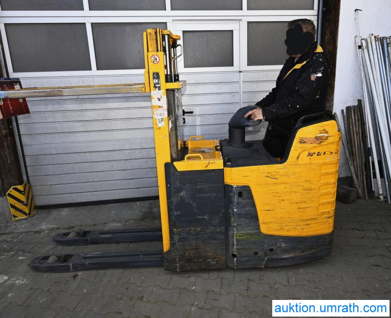 Jungheinrich ERD220 / ERD 220 Hochhubwagen Doppelstock Hubwagen Ameise Elektro Stapler Initialhub Freihub Batterie aus 2023 - Tellimusekoostur: pilt 5 Jungheinrich ERD220 / ERD 220 Hochhubwagen Doppelstock Hubwagen Ameise Elektro Stapler Initialhub Freihub Batterie aus 2023 - Tellimusekoostur: pilt 5