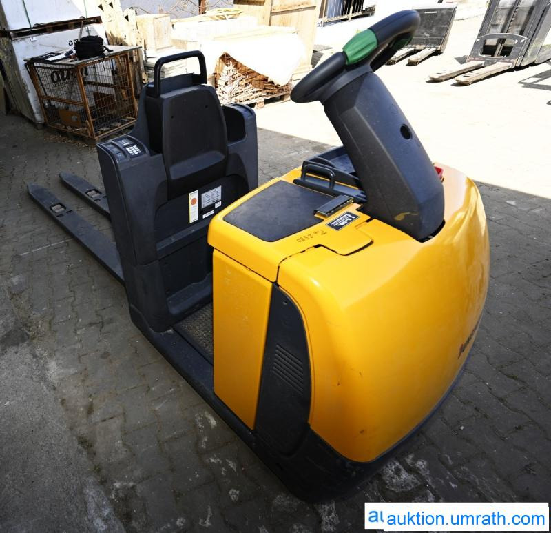 Kommissionierer Jungheinrich ECE 225 mit 72 Betriebsstunden Hubwagen Ameise Elektrohubwagen - Tellimusekoostur: pilt 1 Kommissionierer Jungheinrich ECE 225 mit 72 Betriebsstunden Hubwagen Ameise Elektrohubwagen - Tellimusekoostur: pilt 1