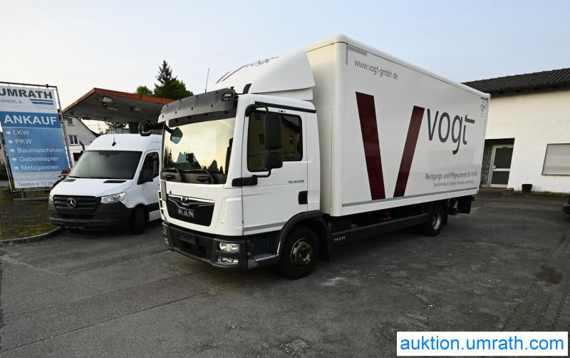 MAN MAN TGL 12.250 4x2 L/BL Koffer Ladebordwand Klimaautomatik NAVI Luftfederung Automatikgetriebe EURO 6 - Kasti veoauto: pilt 2 MAN MAN TGL 12.250 4x2 L/BL Koffer Ladebordwand Klimaautomatik NAVI Luftfederung Automatikgetriebe EURO 6 - Kasti veoauto: pilt 2