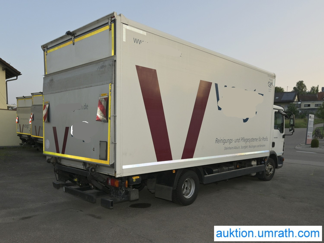 MAN TGL 12.250 4x2 L/BL Koffer Ladebordwand Klimaautomatik NAVI Luftfederung Automatikgetriebe EURO 6 - Kasti veoauto: pilt 5 MAN TGL 12.250 4x2 L/BL Koffer Ladebordwand Klimaautomatik NAVI Luftfederung Automatikgetriebe EURO 6 - Kasti veoauto: pilt 5