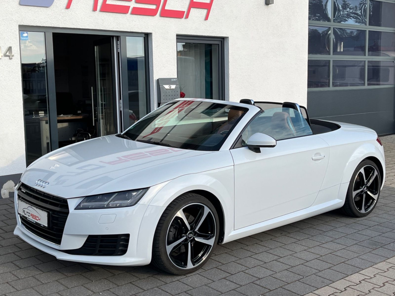 Audi TT Roadster 2.0 TFSI quattro - Auto: pilt 2 Audi TT Roadster 2.0 TFSI quattro - Auto: pilt 2