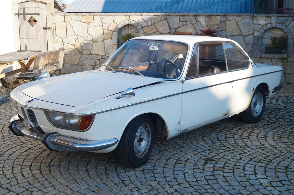 BMW 2000 CS - Auto: pilt 2 BMW 2000 CS - Auto: pilt 2