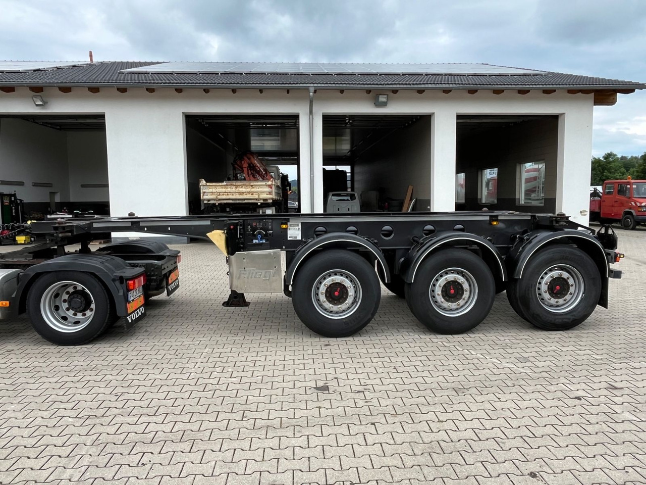 Fliegl Tank Container Chassis 20ft ADR - Konteinerveduk/ Tõstukiga poolhaagis: pilt 2 Fliegl Tank Container Chassis 20ft ADR - Konteinerveduk/ Tõstukiga poolhaagis: pilt 2