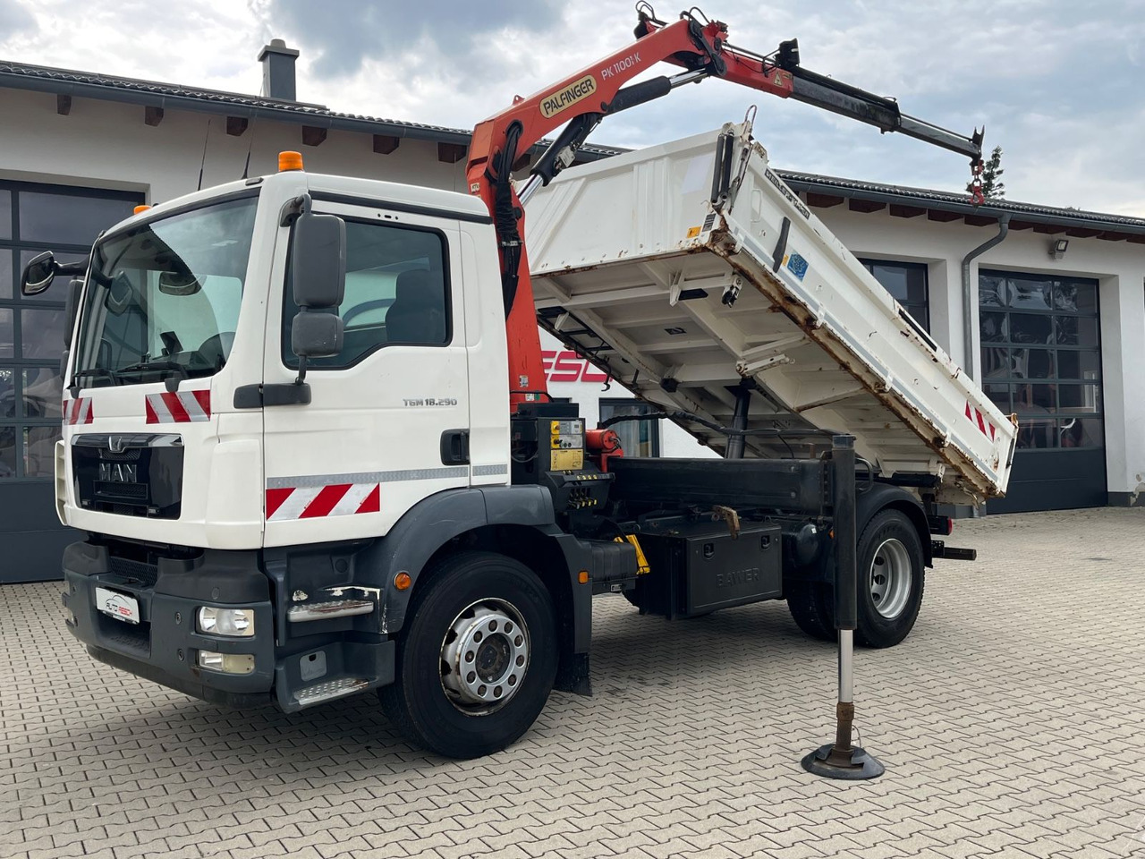MAN TGM 18.290 Kipper Kran Palfinger PK 11001 - Kallurauto, Kraanaga veoauto: pilt 1 MAN TGM 18.290 Kipper Kran Palfinger PK 11001 - Kallurauto, Kraanaga veoauto: pilt 1