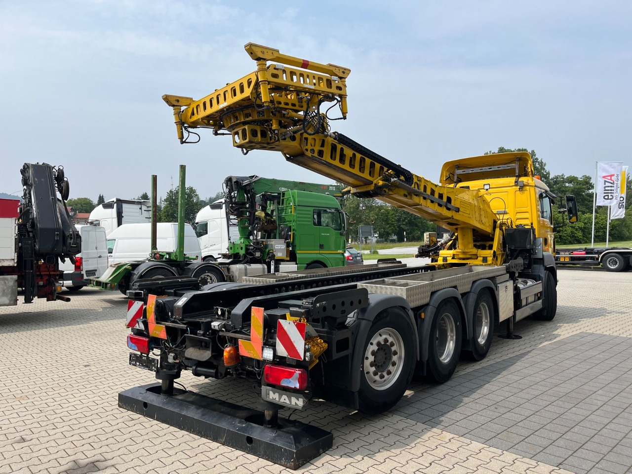 MAN TGS 35.480 8x4-4BL Deuringer Garagentransporter - Kraanaga veoauto: pilt 5 MAN TGS 35.480 8x4-4BL Deuringer Garagentransporter - Kraanaga veoauto: pilt 5