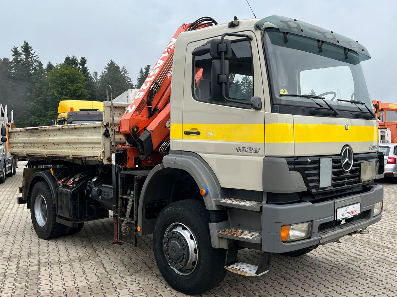 Mercedes-Benz Atego 1823 4x4 Kipper mit Kran Atlas 125.2 Funk - Kallurauto, Kraanaga veoauto: pilt 2 Mercedes-Benz Atego 1823 4x4 Kipper mit Kran Atlas 125.2 Funk - Kallurauto, Kraanaga veoauto: pilt 2
