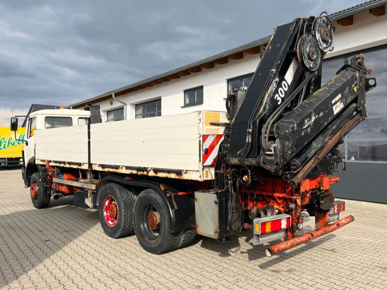 Mercedes-Benz SK 2635 6x4 V8 Pritsche mit HIAB 300-4 - Madelveok/ Platvormveok, Kraanaga veoauto: pilt 4 Mercedes-Benz SK 2635 6x4 V8 Pritsche mit HIAB 300-4 - Madelveok/ Platvormveok, Kraanaga veoauto: pilt 4