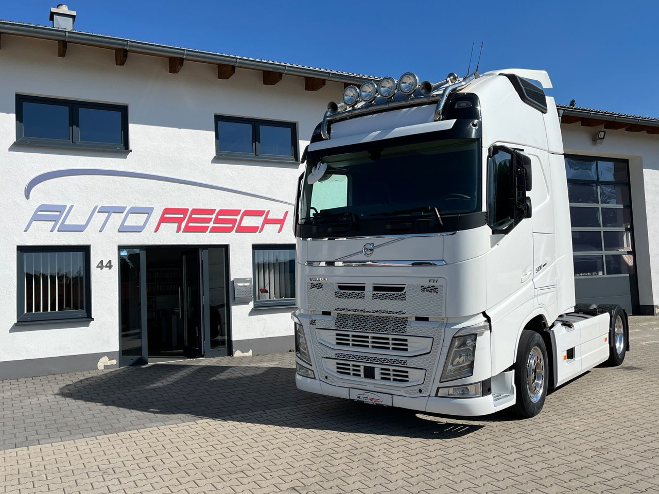 Volvo FH 500 Lowdeck Mega Standklima NAVI - Sadulveok: pilt 1 Volvo FH 500 Lowdeck Mega Standklima NAVI - Sadulveok: pilt 1