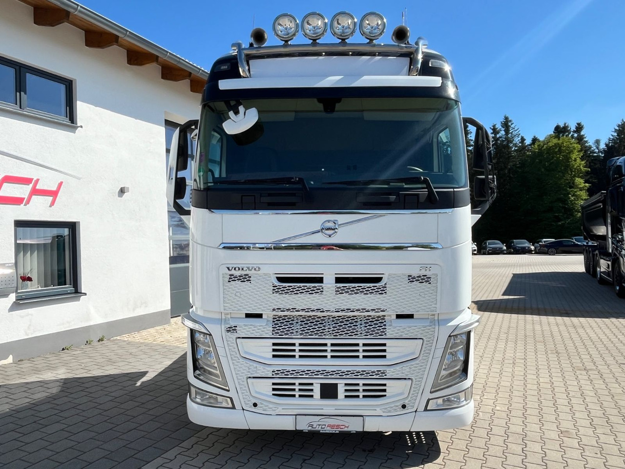 Volvo FH 500 Lowdeck Mega Standklima NAVI - Sadulveok: pilt 4 Volvo FH 500 Lowdeck Mega Standklima NAVI - Sadulveok: pilt 4