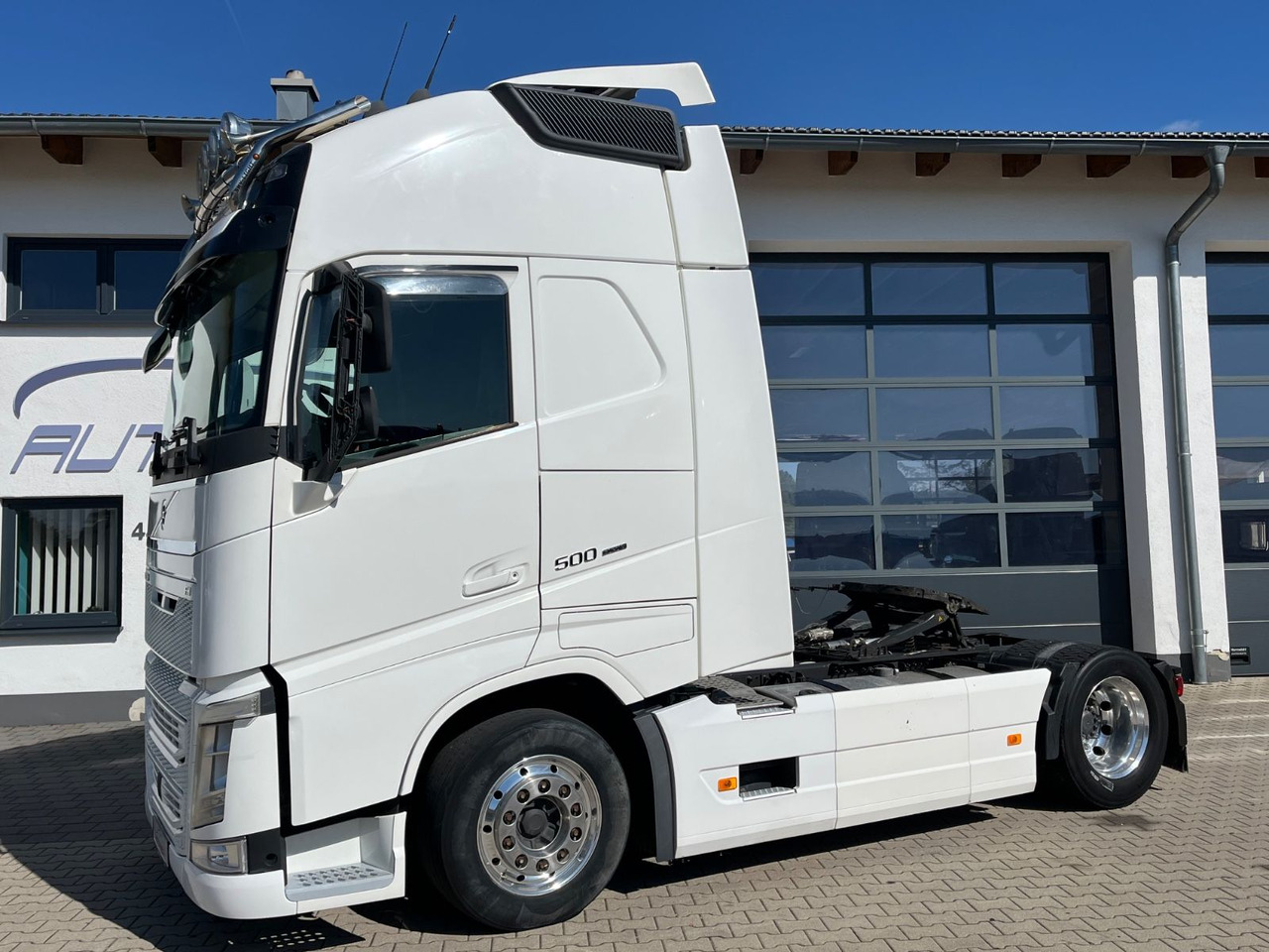 Volvo FH 500 Lowdeck Mega Standklima NAVI - Sadulveok: pilt 5 Volvo FH 500 Lowdeck Mega Standklima NAVI - Sadulveok: pilt 5
