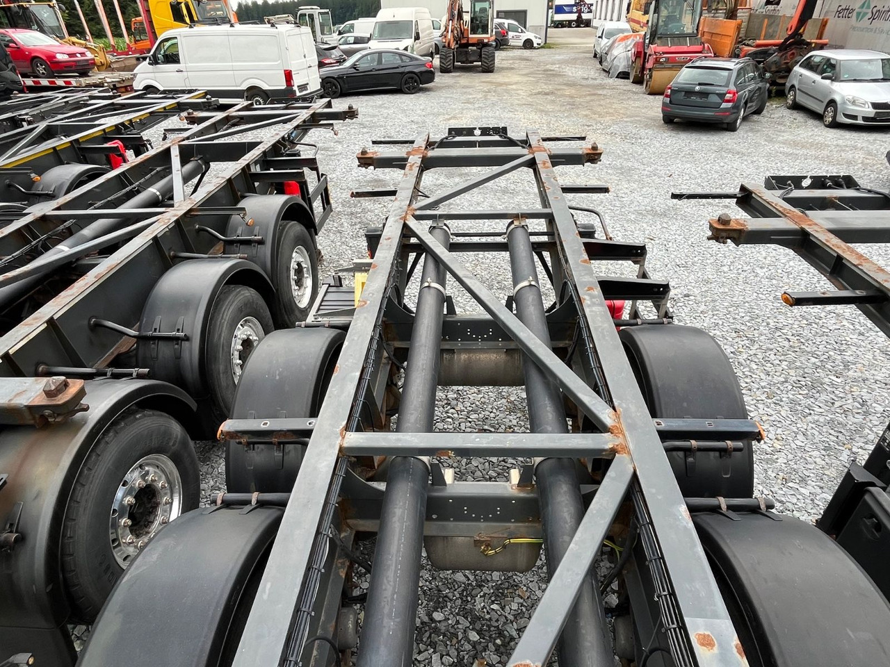 Schwarzmüller S1 R-Serie Tank Chassis ADR SAF Alufelgen - Konteinerveduk/ Tõstukiga poolhaagis: pilt 5 Schwarzmüller S1 R-Serie Tank Chassis ADR SAF Alufelgen - Konteinerveduk/ Tõstukiga poolhaagis: pilt 5