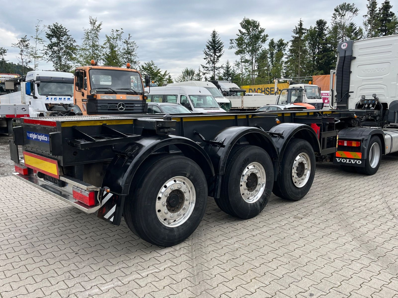 Schwarzmüller S1 R-Serie Tank Chassis ADR SAF Alufelgen - Konteinerveduk/ Tõstukiga poolhaagis: pilt 2 Schwarzmüller S1 R-Serie Tank Chassis ADR SAF Alufelgen - Konteinerveduk/ Tõstukiga poolhaagis: pilt 2