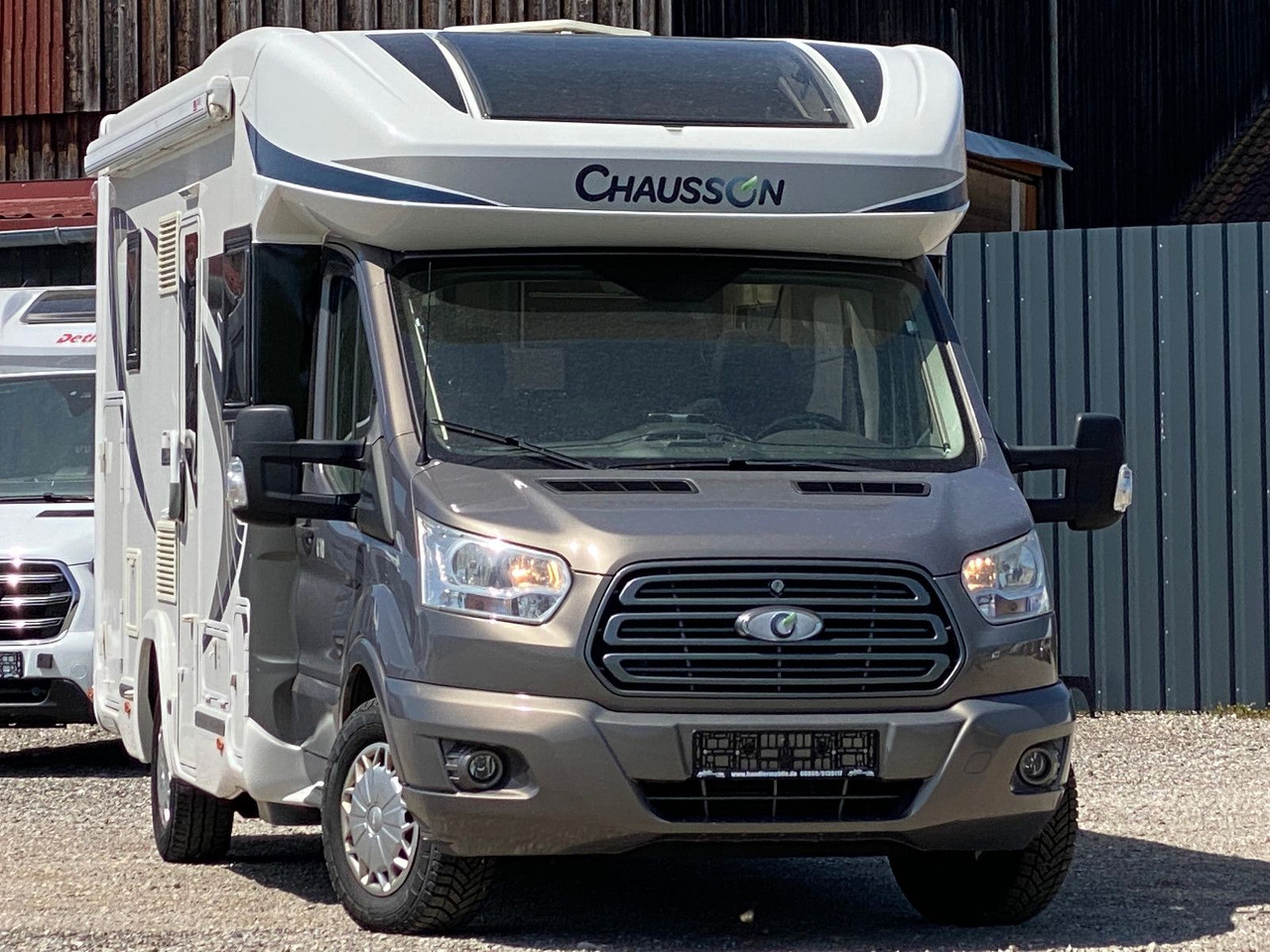 Chausson 610 - Poolintegreeritud matkaauto: pilt 1 Chausson 610 - Poolintegreeritud matkaauto: pilt 1