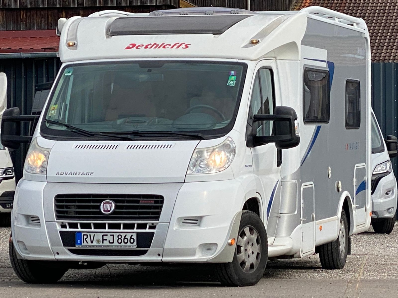 Dethleffs T 5841 - Poolintegreeritud matkaauto: pilt 2 Dethleffs T 5841 - Poolintegreeritud matkaauto: pilt 2
