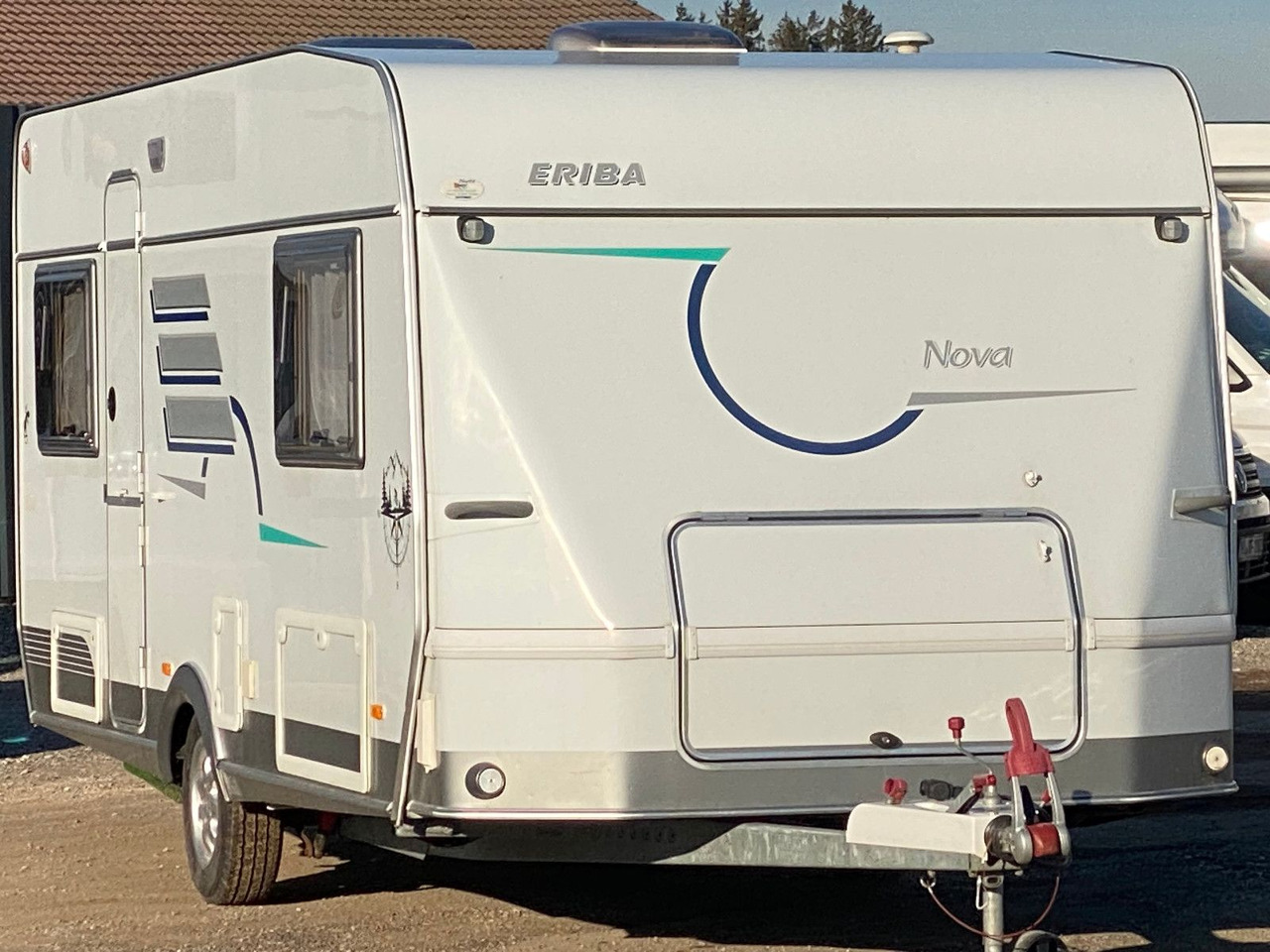 HYMER / ERIBA / HYMERCAR Nova 530 Swing mit Längsbetten und Moser, top Zu - Haagissuvila: pilt 2 HYMER / ERIBA / HYMERCAR Nova 530 Swing mit Längsbetten und Moser, top Zu - Haagissuvila: pilt 2