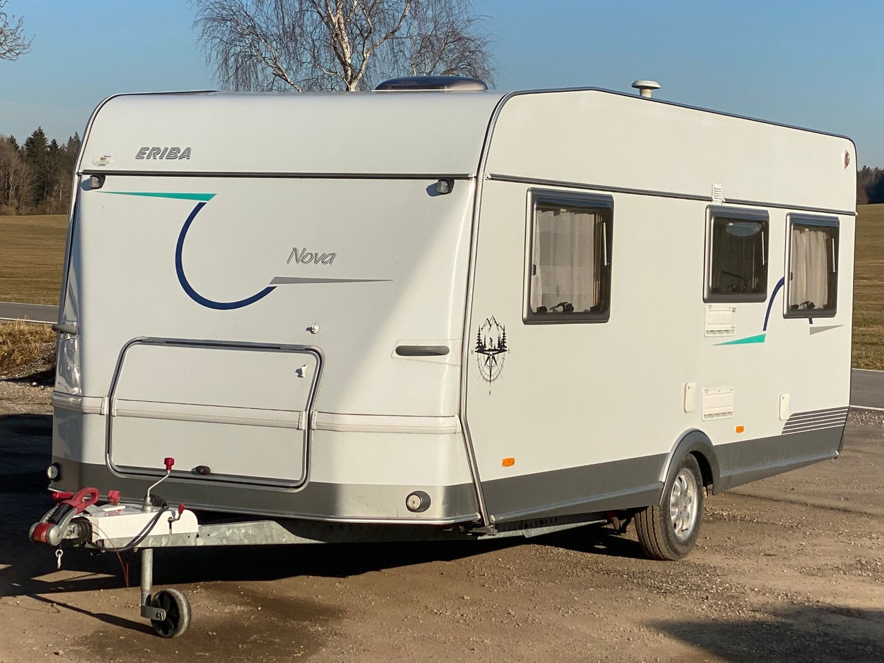 HYMER / ERIBA / HYMERCAR Nova 530 Swing mit Längsbetten und Moser, top Zu - Haagissuvila: pilt 3 HYMER / ERIBA / HYMERCAR Nova 530 Swing mit Längsbetten und Moser, top Zu - Haagissuvila: pilt 3