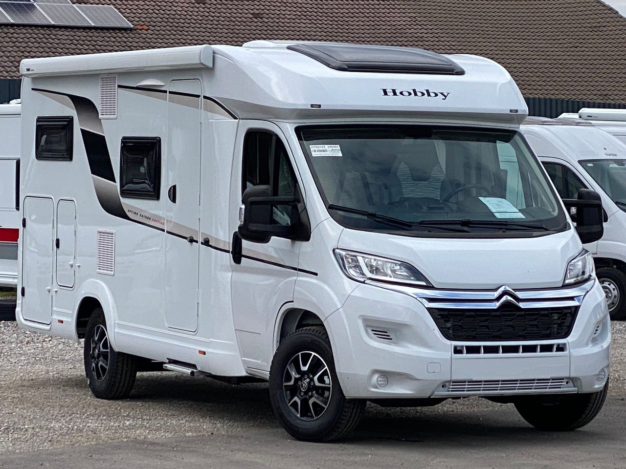 Hobby OPTIMA ONTOUR EDITION V65 GE NAVI MARKISE SAT - Poolintegreeritud matkaauto: pilt 1 Hobby OPTIMA ONTOUR EDITION V65 GE NAVI MARKISE SAT - Poolintegreeritud matkaauto: pilt 1