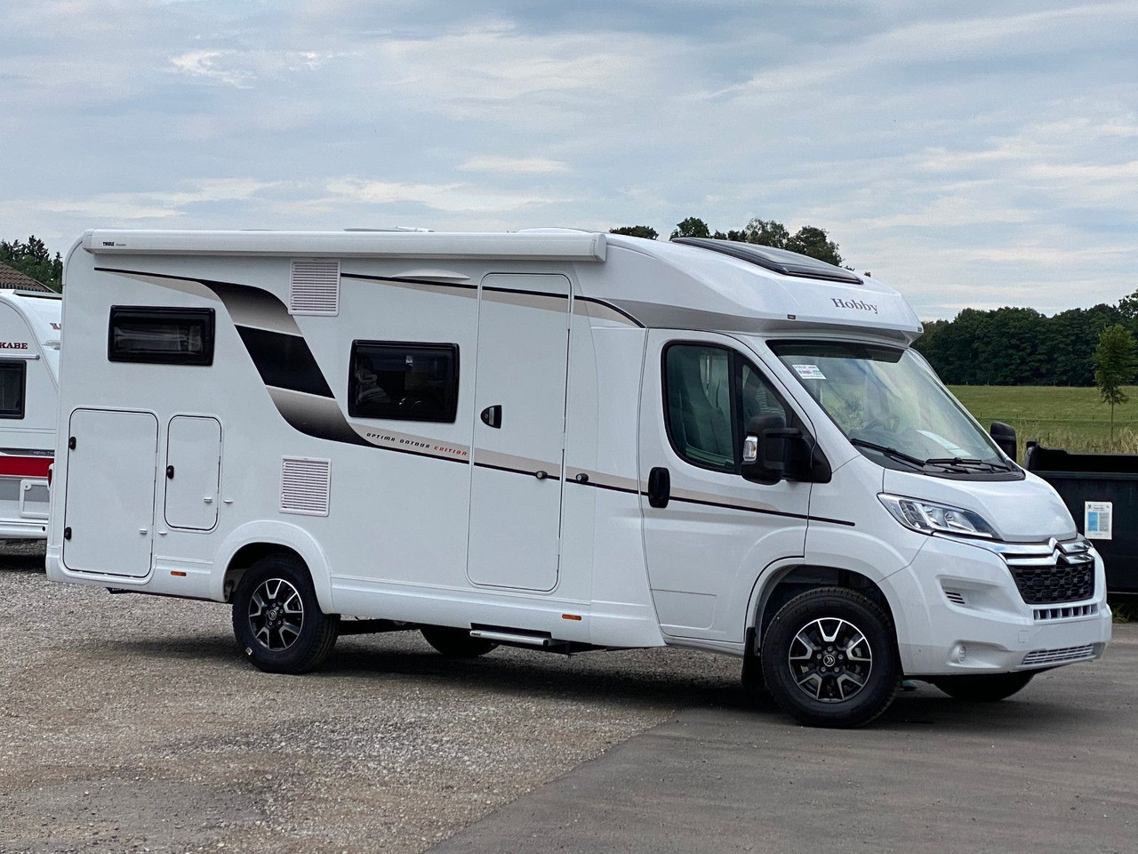 Hobby OPTIMA ONTOUR EDITION V65 GE NAVI MARKISE SAT - Poolintegreeritud matkaauto: pilt 2 Hobby OPTIMA ONTOUR EDITION V65 GE NAVI MARKISE SAT - Poolintegreeritud matkaauto: pilt 2