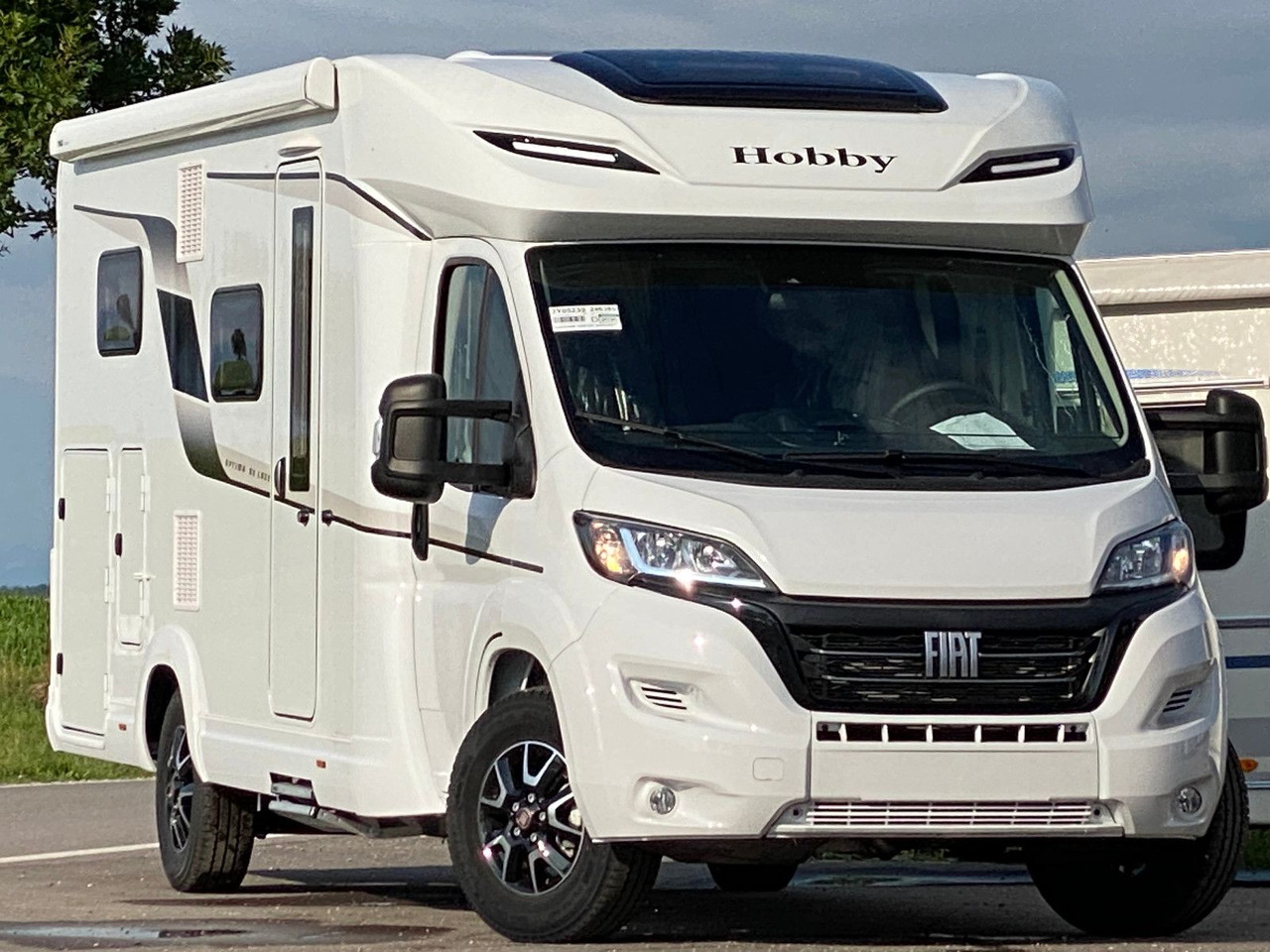 Hobby Optima De Luxe T65 GE Modell 2024 - Poolintegreeritud matkaauto: pilt 1 Hobby Optima De Luxe T65 GE Modell 2024 - Poolintegreeritud matkaauto: pilt 1