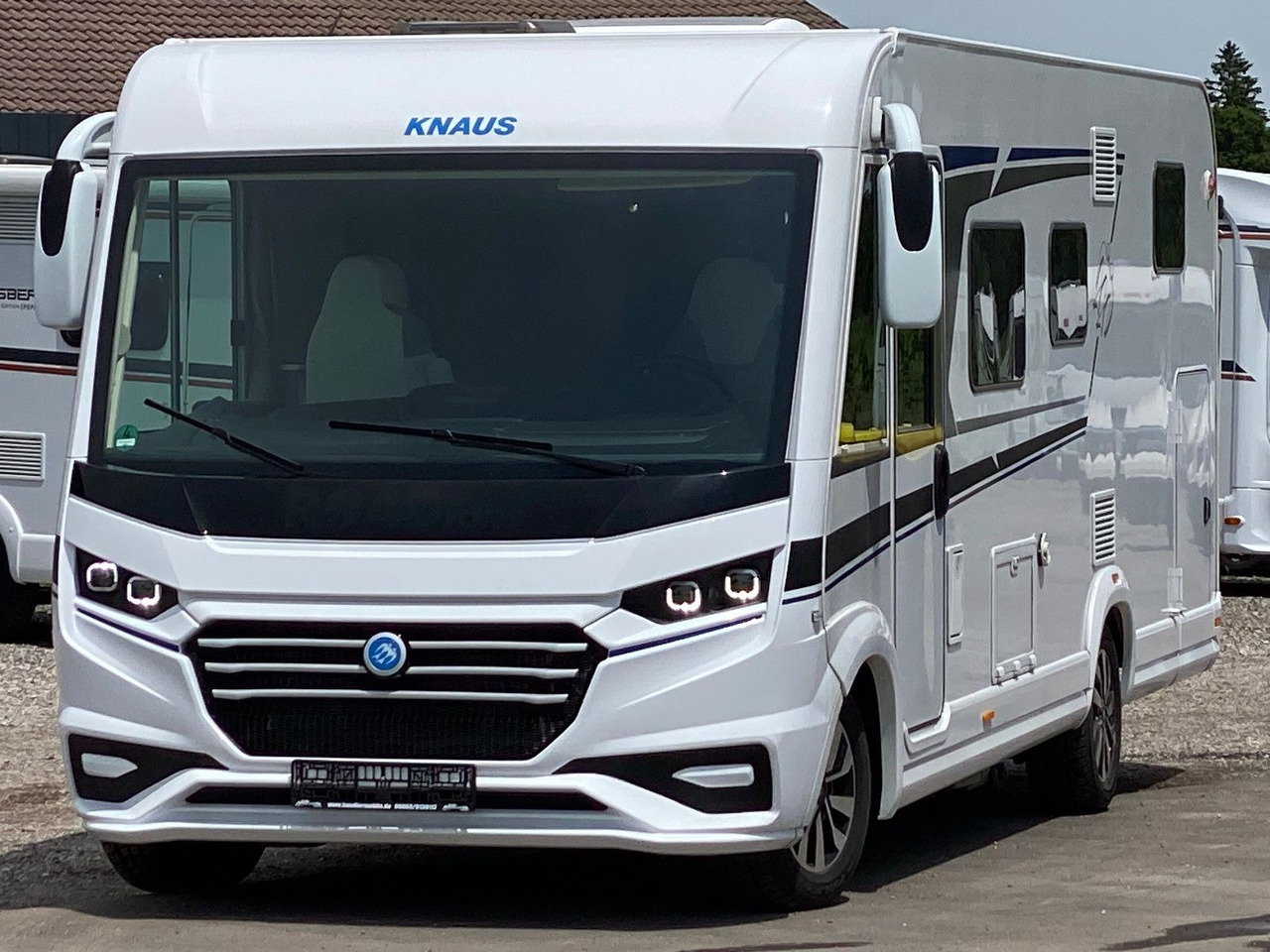 Knaus Live I 700 MEG,Automatik, Längsbetten - Täisintegreeritud matkaauto: pilt 2 Knaus Live I 700 MEG,Automatik, Längsbetten - Täisintegreeritud matkaauto: pilt 2